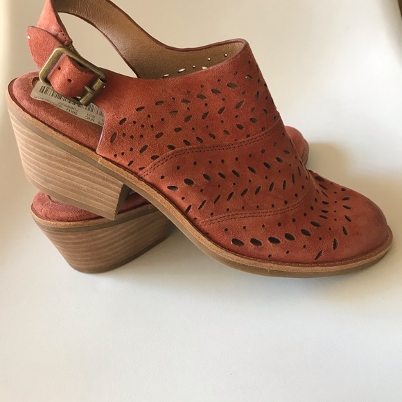 NEW✨Söfft • Red Suede Cutout Heel with Backstrap - Picture 9 of 9